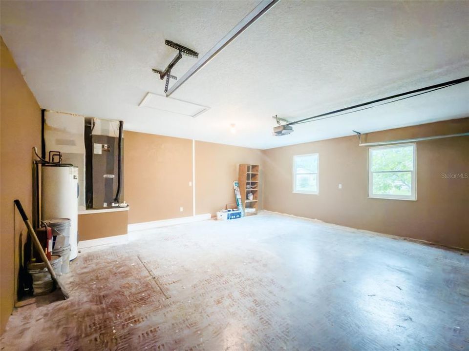 For Sale: $349,000 (3 beds, 2 baths, 1815 Square Feet)