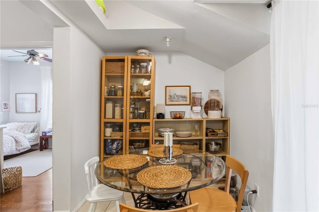 En Venta: $349,000 (2 camas, 2 baños, 913 Pies cuadrados)