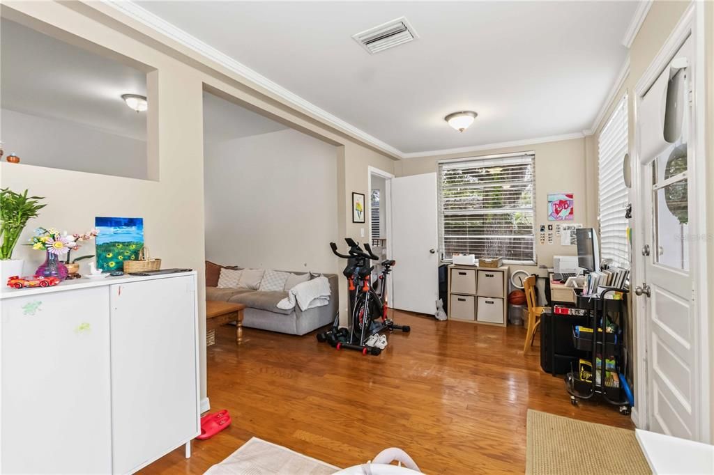 En Venta: $349,000 (2 camas, 2 baños, 913 Pies cuadrados)