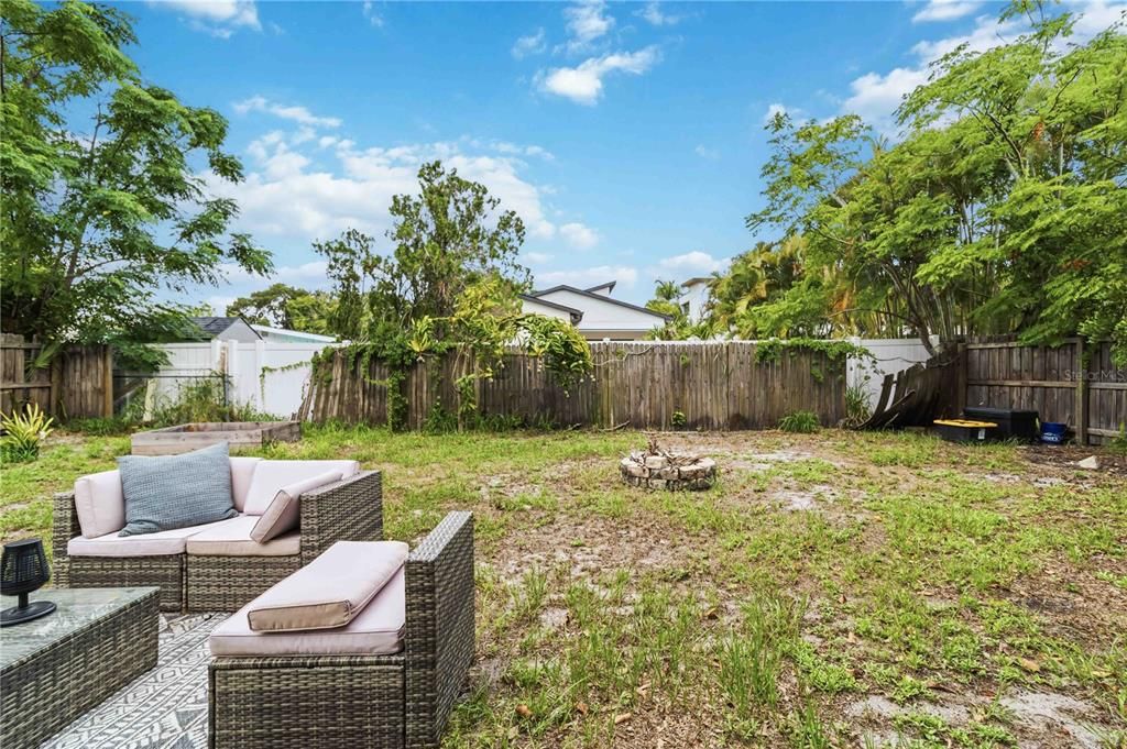 En Venta: $349,000 (2 camas, 2 baños, 913 Pies cuadrados)
