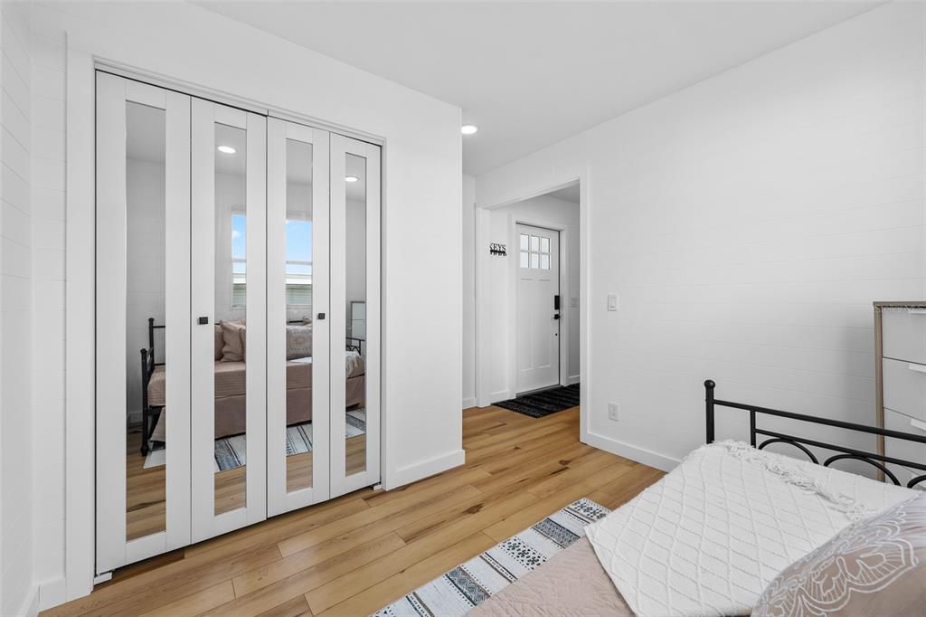 For Sale: $149,900 (2 beds, 1 baths, 672 Square Feet)