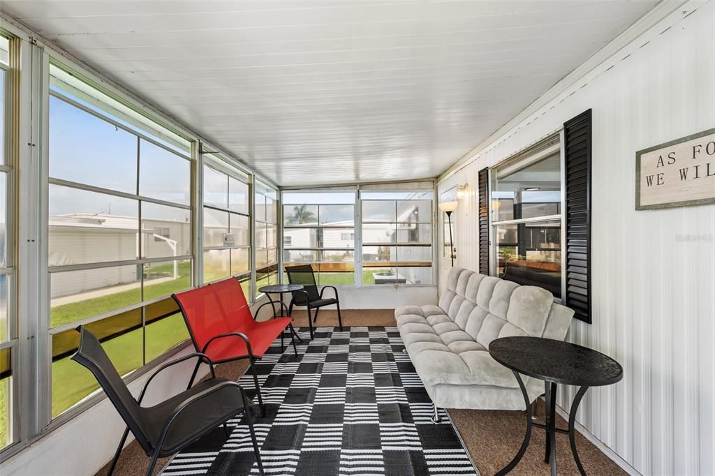 For Sale: $149,900 (2 beds, 1 baths, 672 Square Feet)
