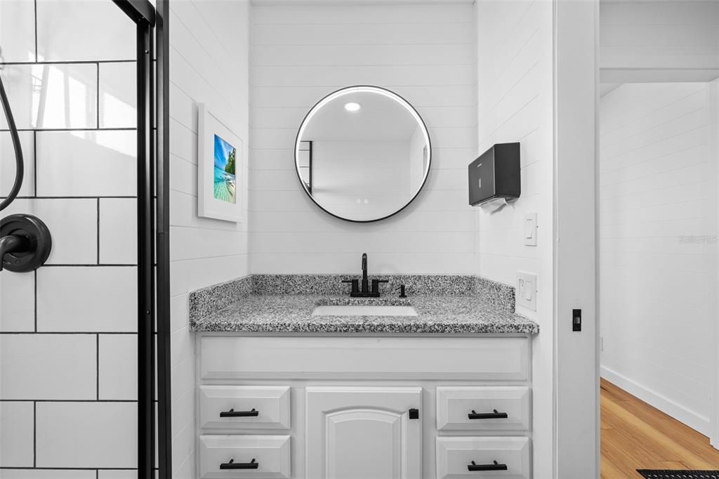 For Sale: $149,900 (2 beds, 1 baths, 672 Square Feet)