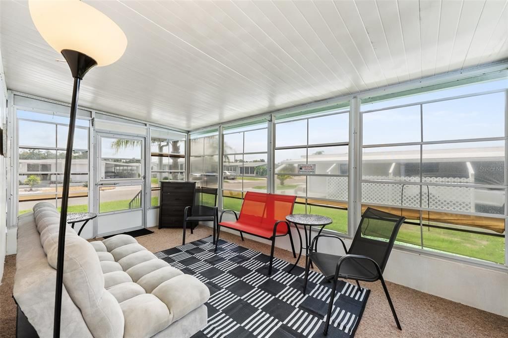 For Sale: $149,900 (2 beds, 1 baths, 672 Square Feet)