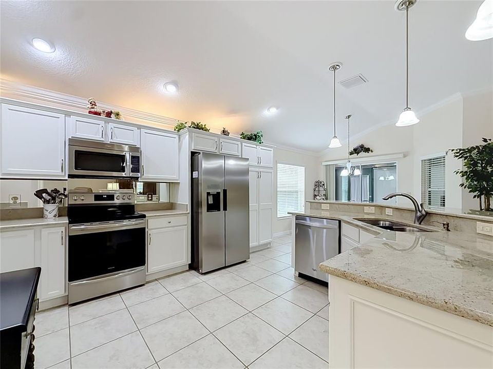 For Sale: $560,000 (3 beds, 3 baths, 2016 Square Feet)