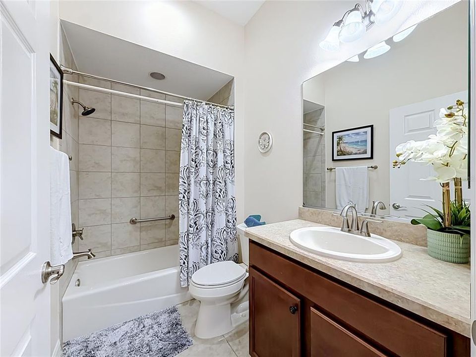 For Sale: $560,000 (3 beds, 3 baths, 2016 Square Feet)