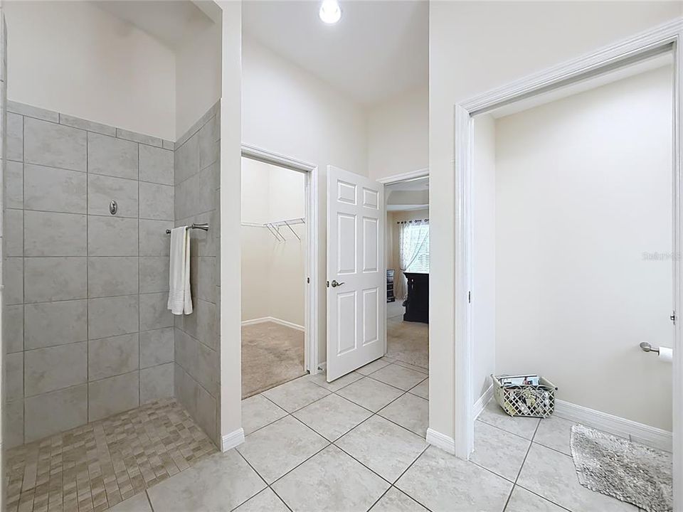 For Sale: $560,000 (3 beds, 3 baths, 2016 Square Feet)