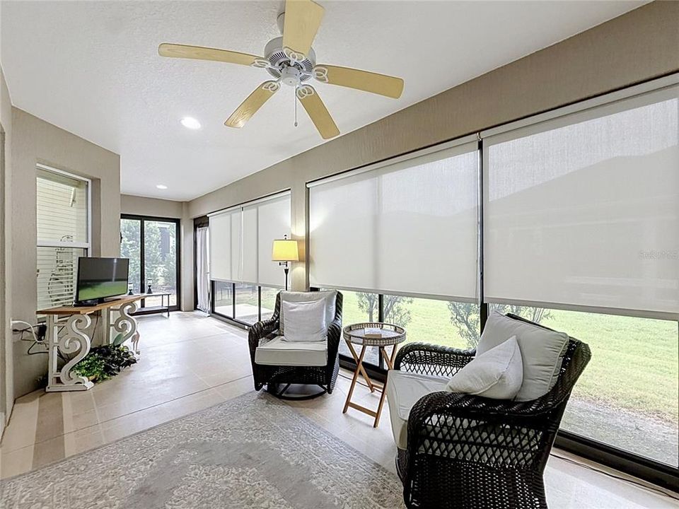 For Sale: $560,000 (3 beds, 3 baths, 2016 Square Feet)