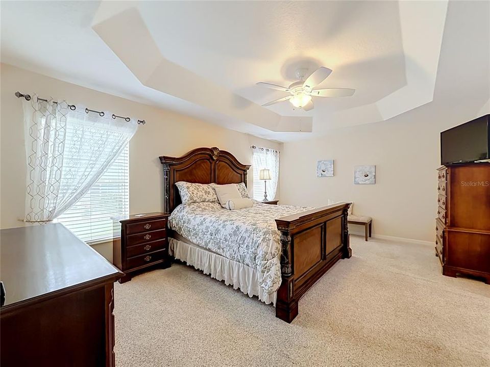For Sale: $560,000 (3 beds, 3 baths, 2016 Square Feet)