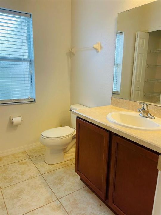 En Venta: $389,000 (4 camas, 2 baños, 2156 Pies cuadrados)