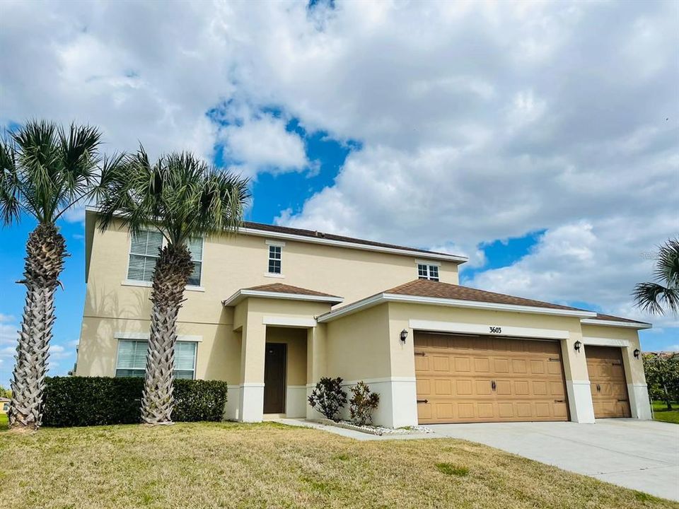 En Venta: $389,000 (4 camas, 2 baños, 2156 Pies cuadrados)
