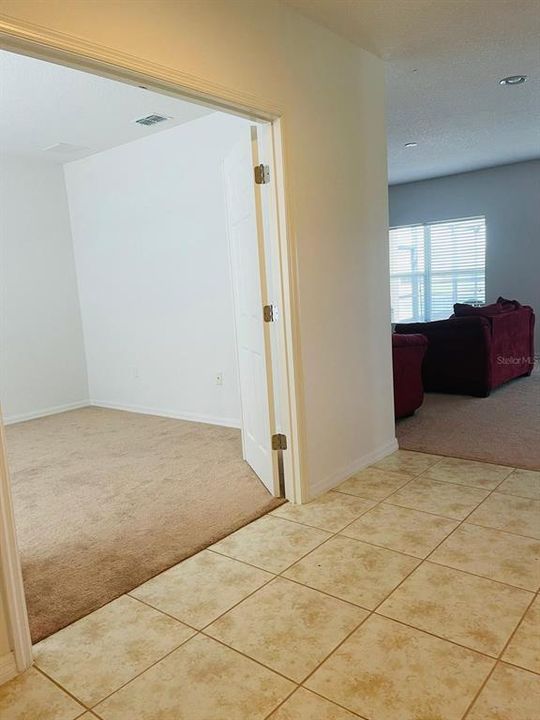 En Venta: $389,000 (4 camas, 2 baños, 2156 Pies cuadrados)