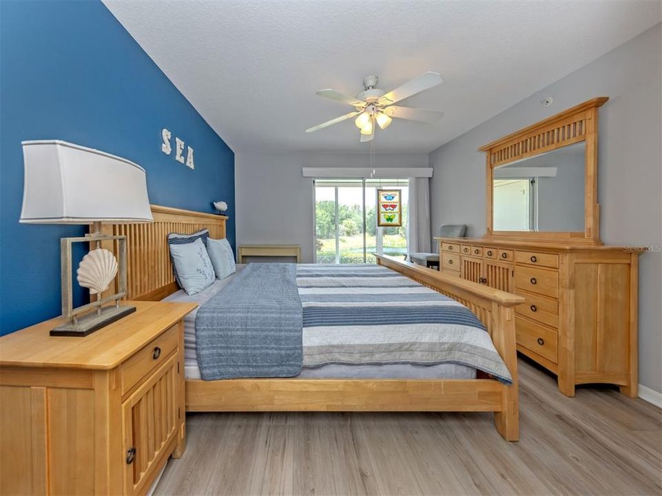 For Sale: $239,000 (2 beds, 2 baths, 1176 Square Feet)