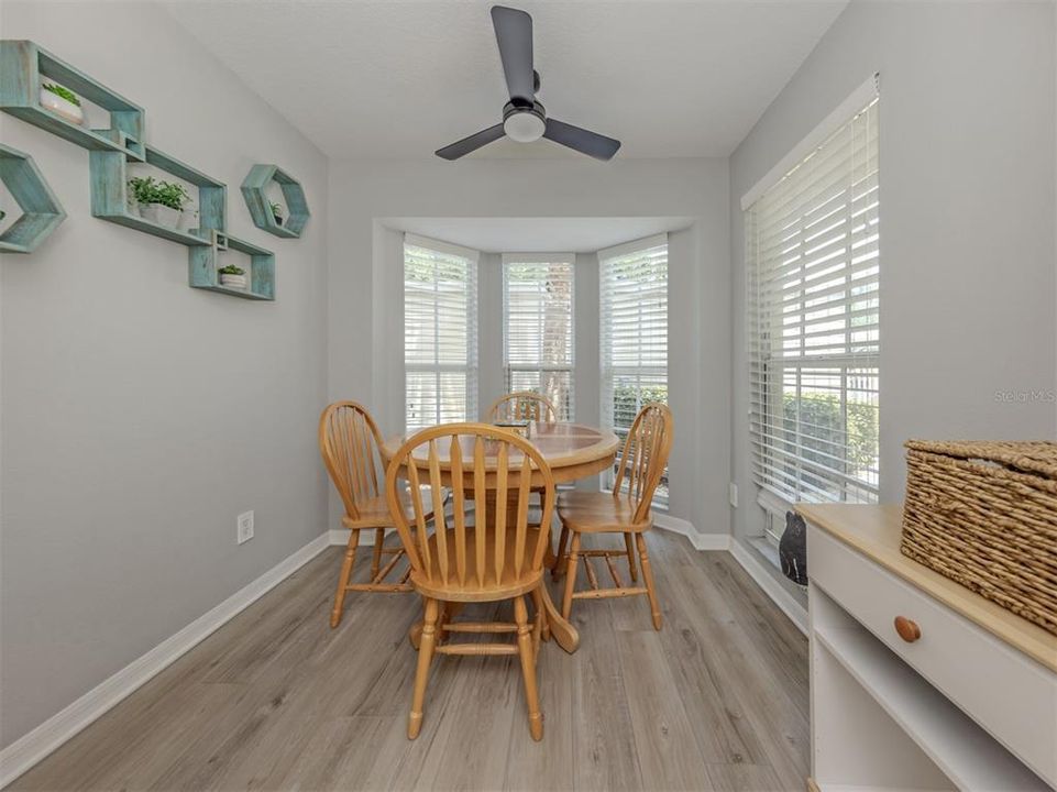 For Sale: $239,000 (2 beds, 2 baths, 1176 Square Feet)