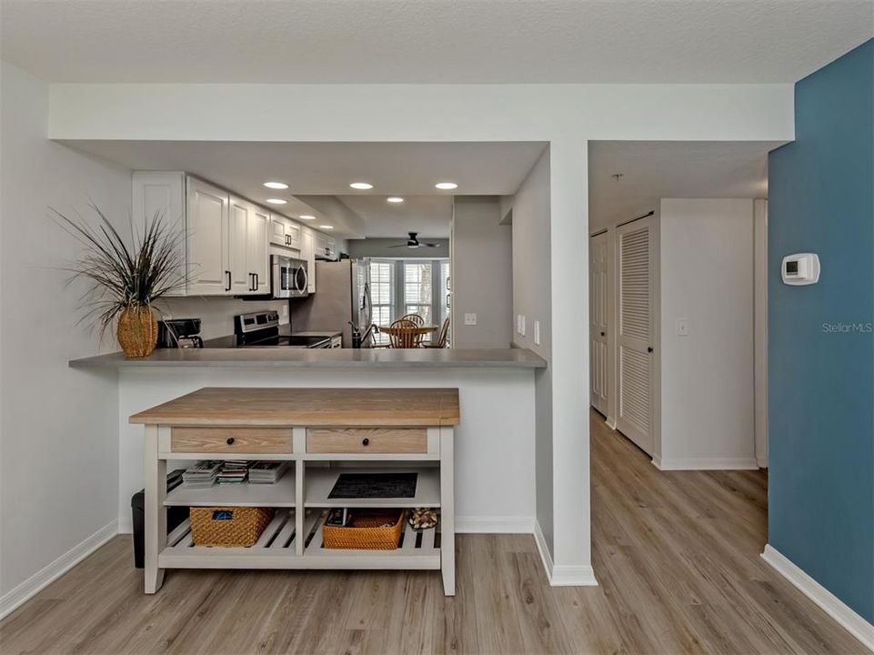 For Sale: $239,000 (2 beds, 2 baths, 1176 Square Feet)