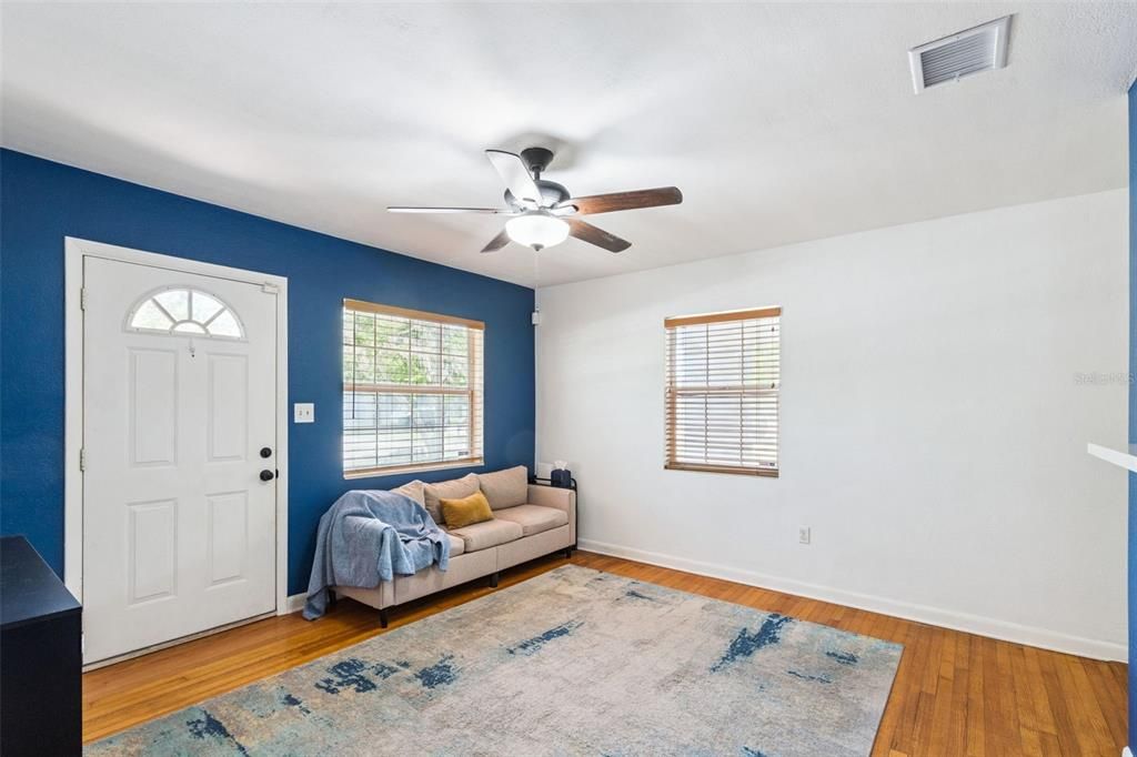 Active With Contract: $325,000 (3 beds, 2 baths, 1258 Square Feet)