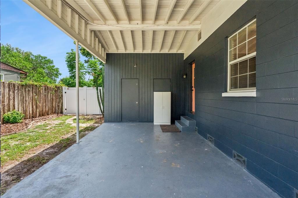 Active With Contract: $325,000 (3 beds, 2 baths, 1258 Square Feet)