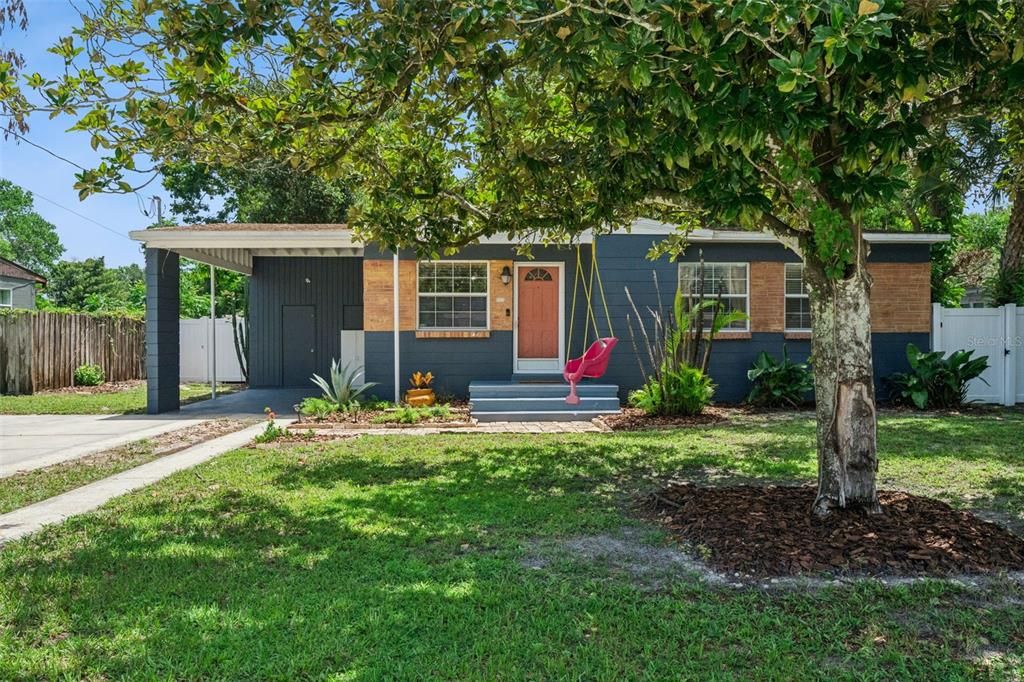 Active With Contract: $325,000 (3 beds, 2 baths, 1258 Square Feet)