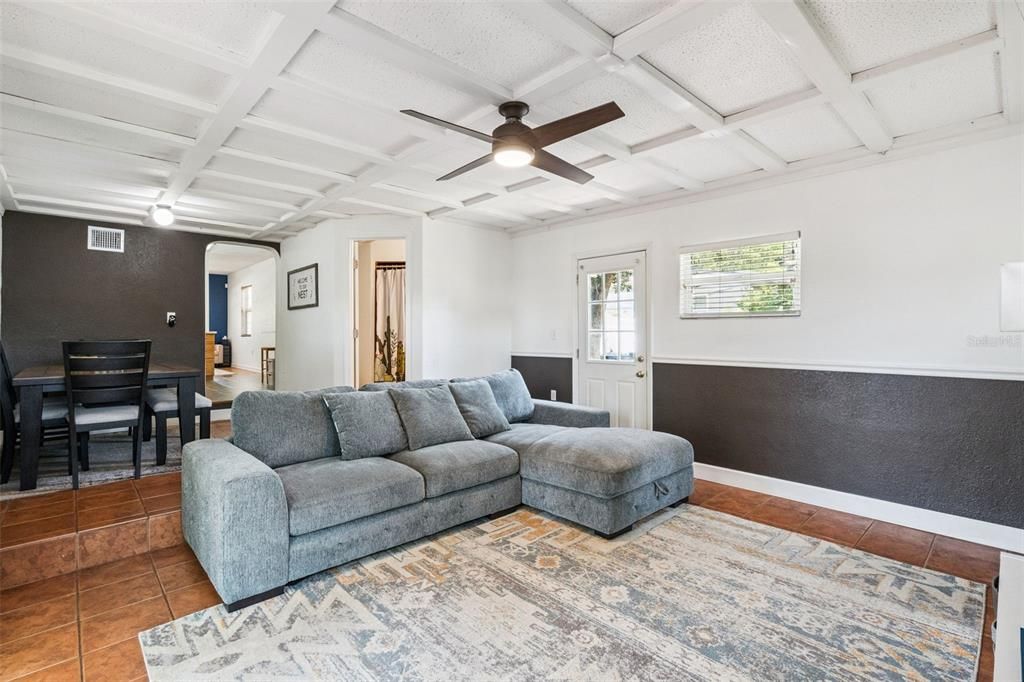 Active With Contract: $325,000 (3 beds, 2 baths, 1258 Square Feet)