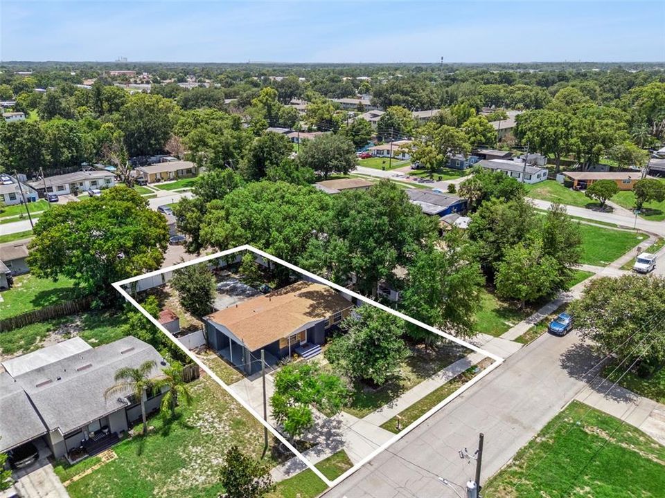 Active With Contract: $325,000 (3 beds, 2 baths, 1258 Square Feet)