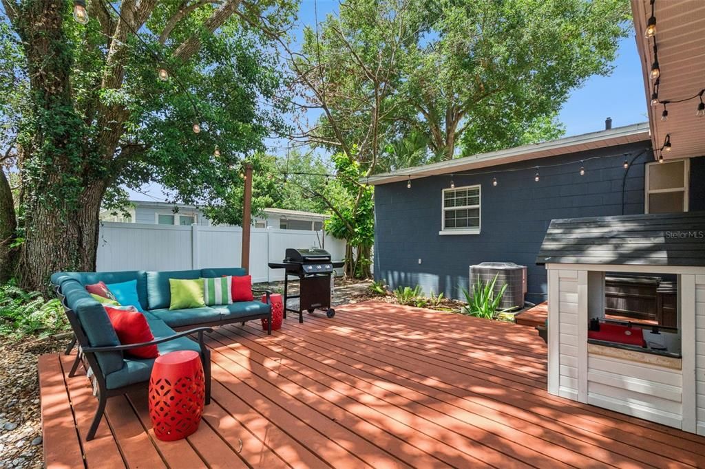 Active With Contract: $325,000 (3 beds, 2 baths, 1258 Square Feet)