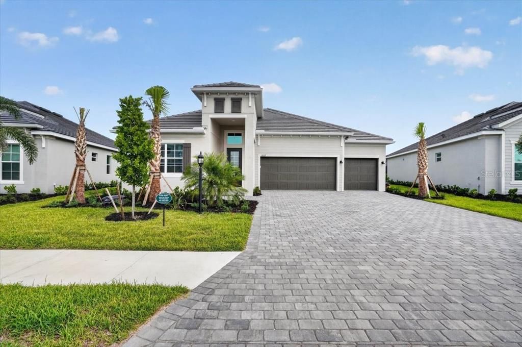 For Rent: $6,000 (4 beds, 3 baths, 2725 Square Feet)