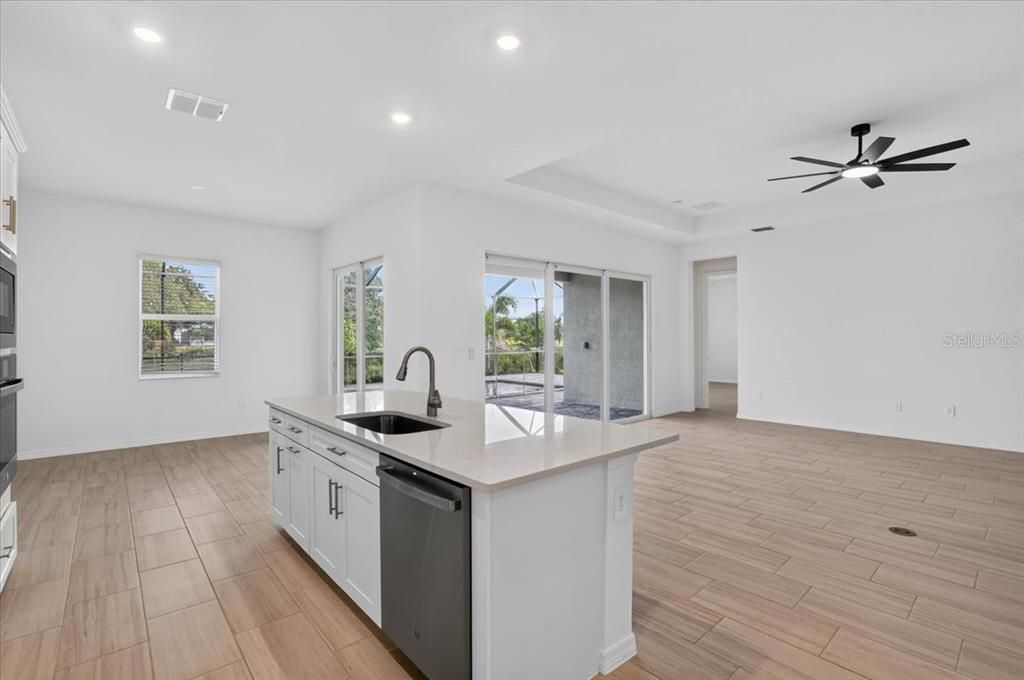 For Rent: $6,000 (4 beds, 3 baths, 2725 Square Feet)