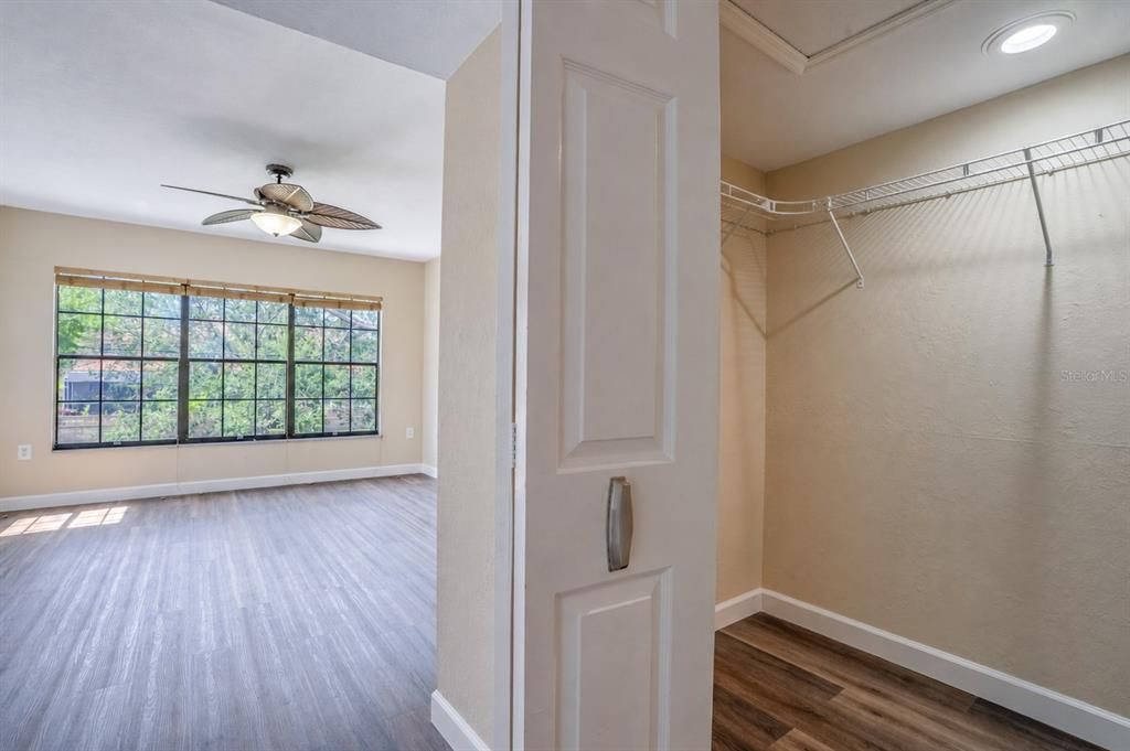 For Sale: $240,000 (2 beds, 2 baths, 1185 Square Feet)