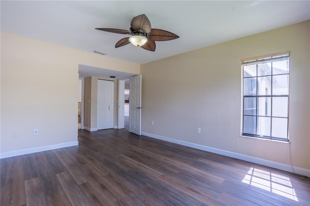 For Sale: $240,000 (2 beds, 2 baths, 1185 Square Feet)