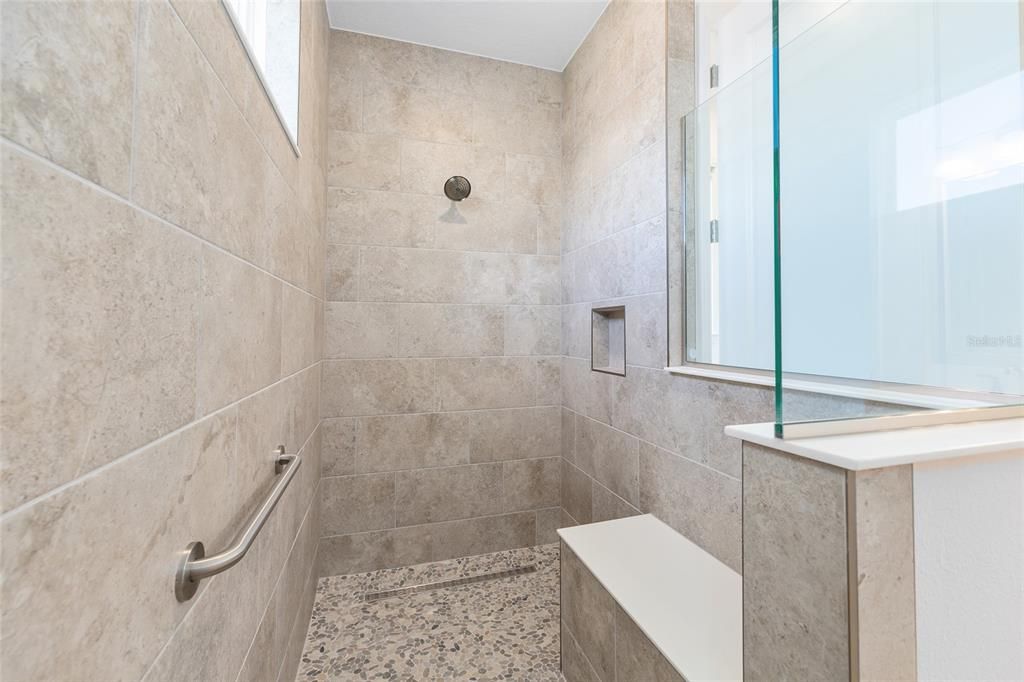 En Venta: $526,545 (2 camas, 2 baños, 2145 Pies cuadrados)