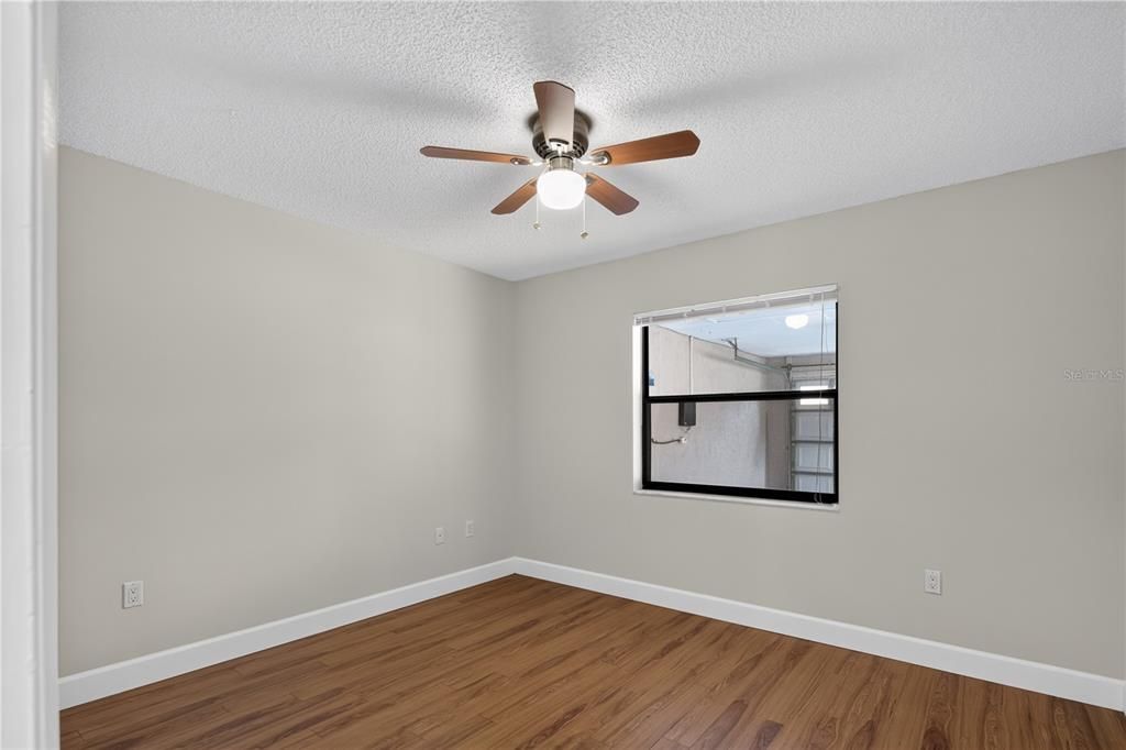 For Sale: $219,900 (2 beds, 2 baths, 1091 Square Feet)