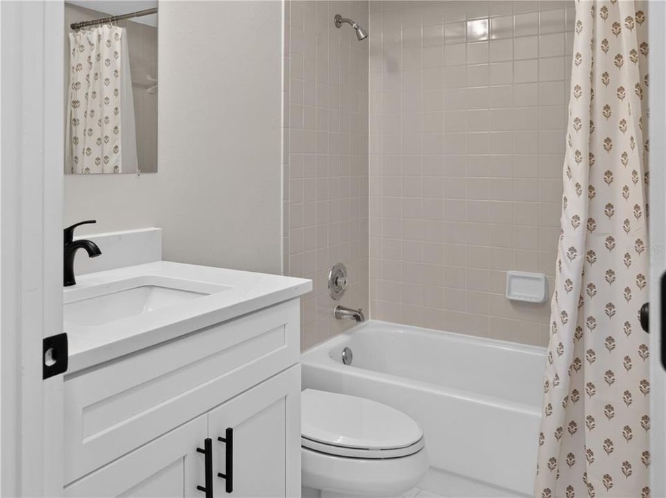 For Sale: $219,900 (2 beds, 2 baths, 1091 Square Feet)