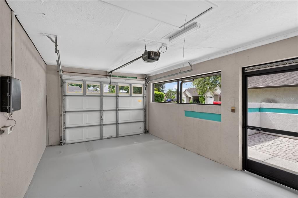 For Sale: $219,900 (2 beds, 2 baths, 1091 Square Feet)