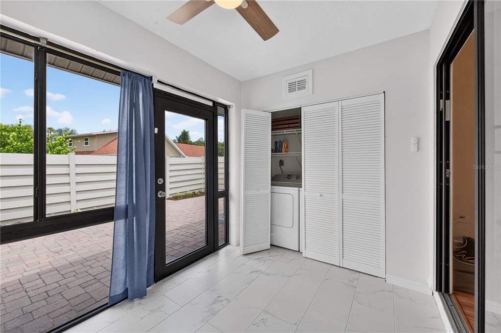 For Sale: $219,900 (2 beds, 2 baths, 1091 Square Feet)