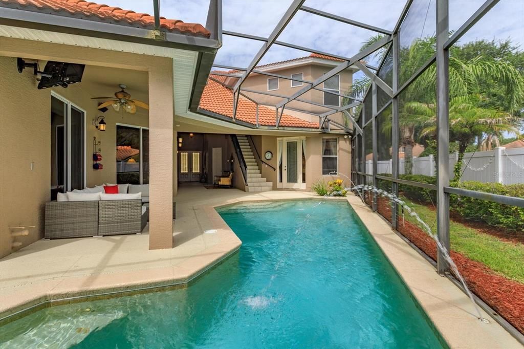 Activo con contrato: $705,000 (5 camas, 4 baños, 2953 Pies cuadrados)