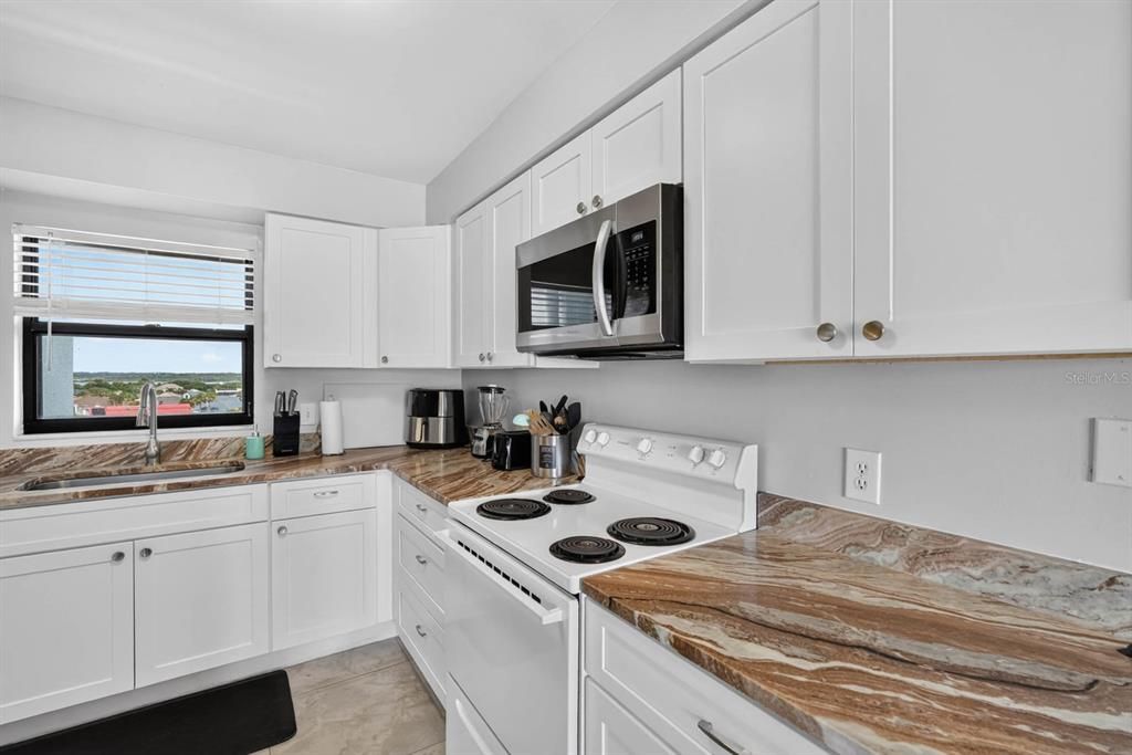 En Venta: $314,900 (2 camas, 2 baños, 983 Pies cuadrados)