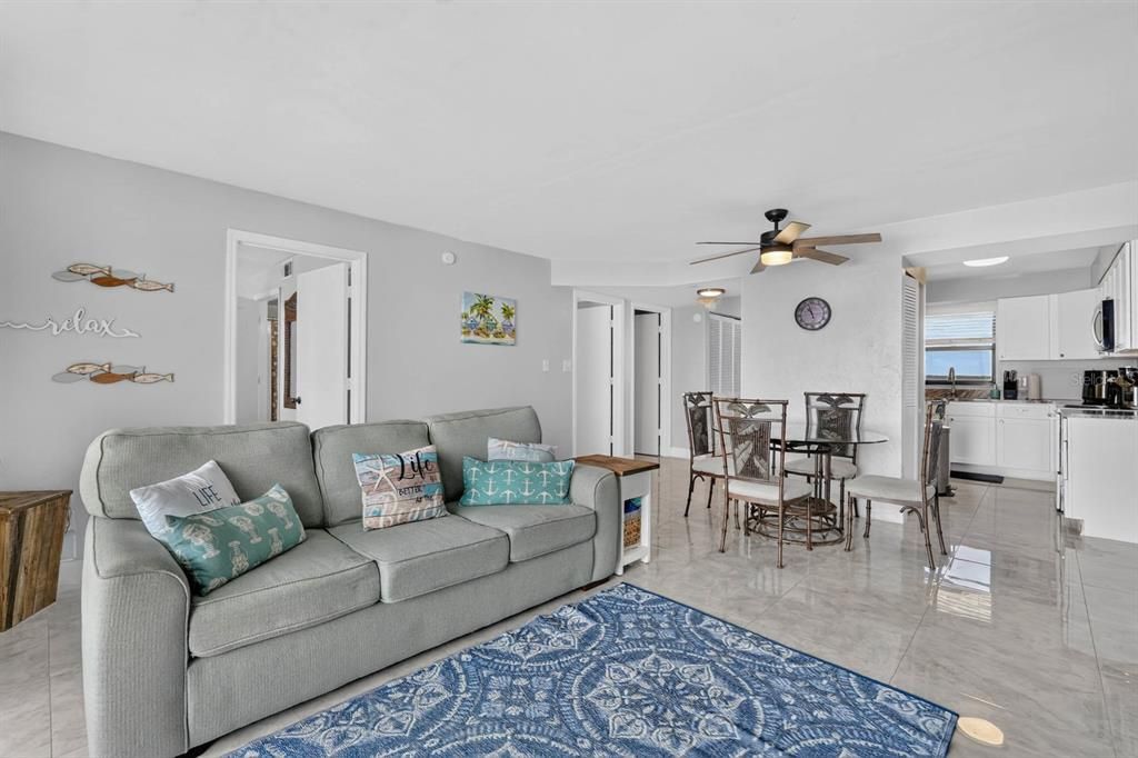 En Venta: $314,900 (2 camas, 2 baños, 983 Pies cuadrados)