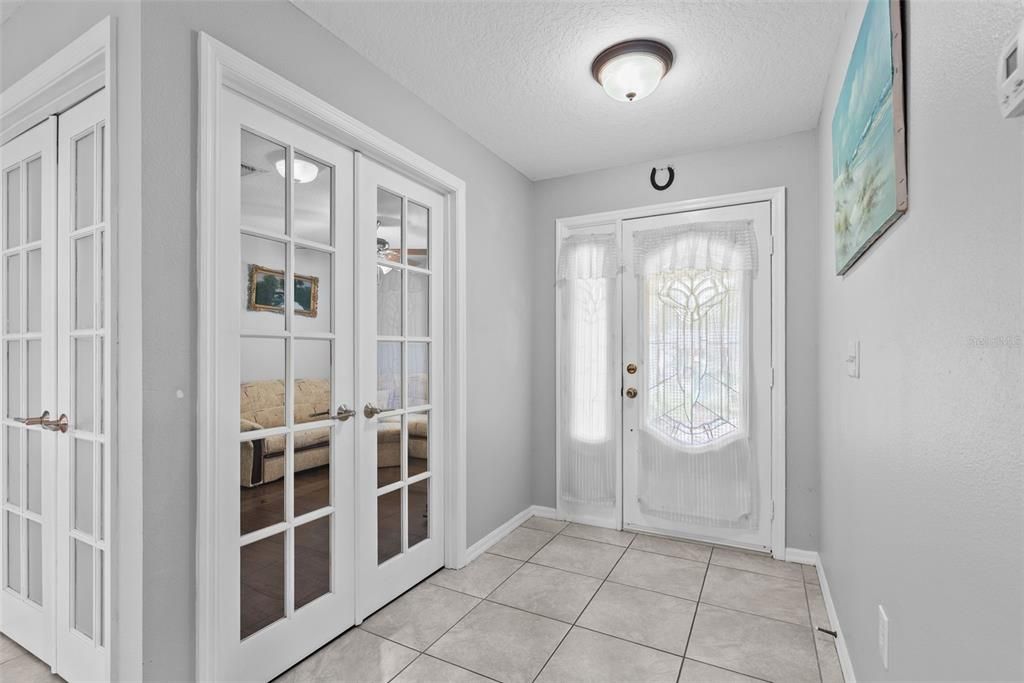 For Sale: $299,900 (3 beds, 2 baths, 1575 Square Feet)