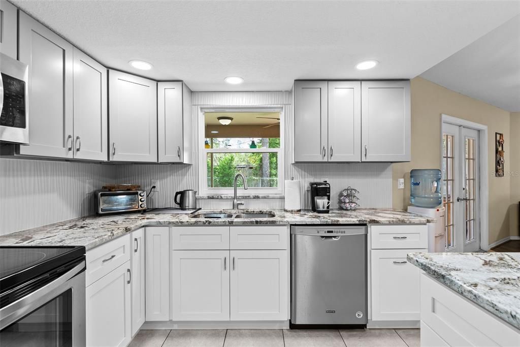 For Sale: $299,900 (3 beds, 2 baths, 1575 Square Feet)