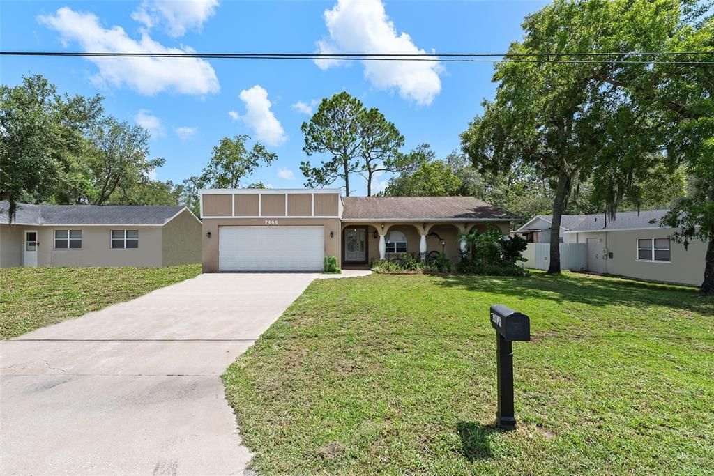 For Sale: $299,900 (3 beds, 2 baths, 1575 Square Feet)