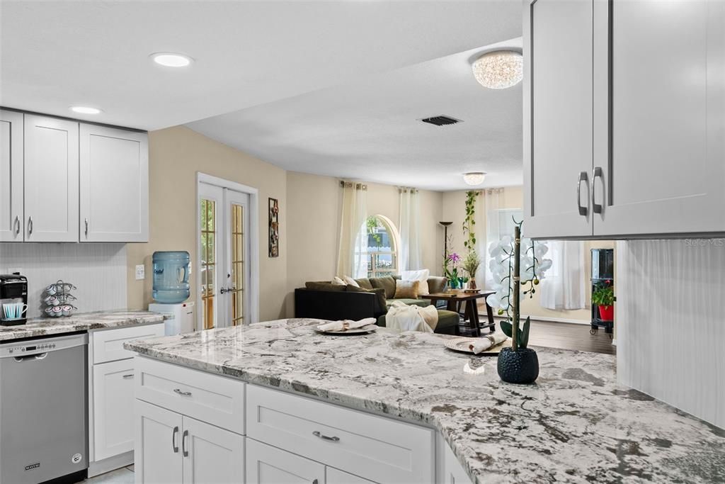 For Sale: $299,900 (3 beds, 2 baths, 1575 Square Feet)