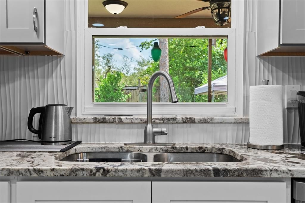 For Sale: $299,900 (3 beds, 2 baths, 1575 Square Feet)
