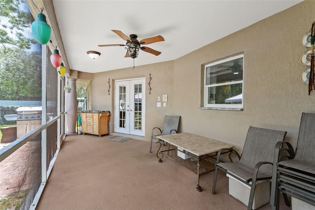 For Sale: $299,900 (3 beds, 2 baths, 1575 Square Feet)