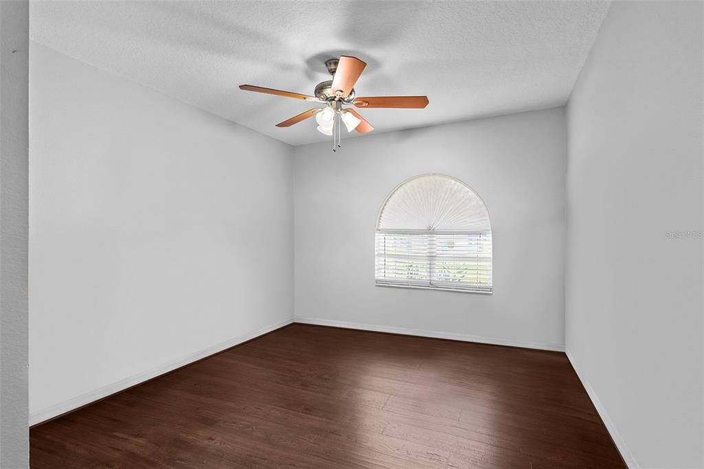 For Sale: $299,900 (3 beds, 2 baths, 1575 Square Feet)
