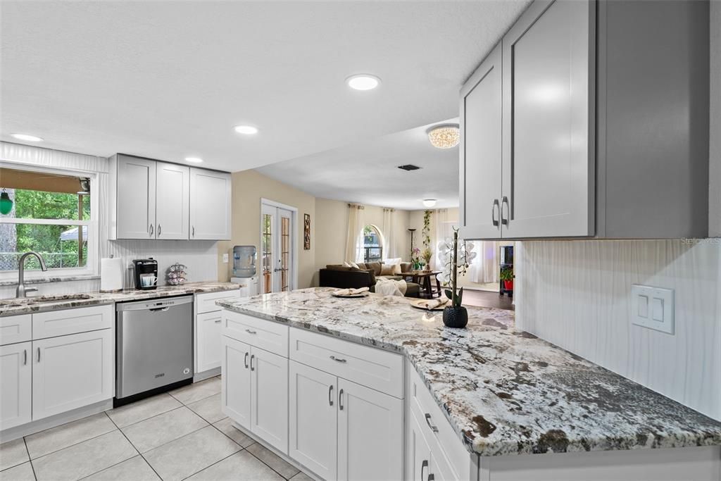 For Sale: $299,900 (3 beds, 2 baths, 1575 Square Feet)