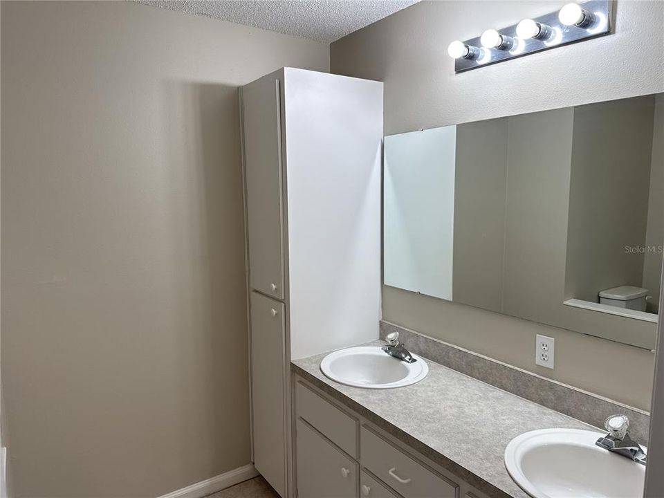 For Sale: $240,000 (2 beds, 2 baths, 1332 Square Feet)