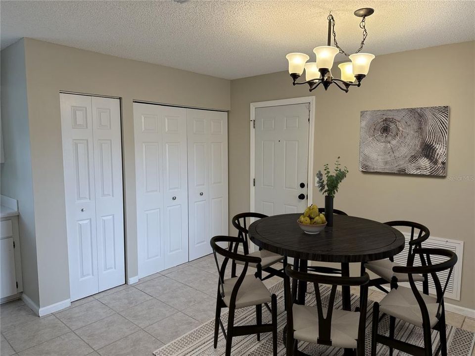 For Sale: $240,000 (2 beds, 2 baths, 1332 Square Feet)