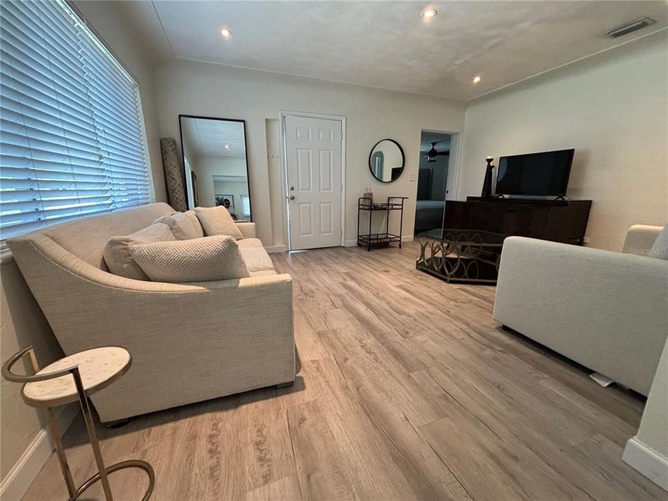 В аренду: $2,950 (3 спален, 2 ванн, 1076 Квадратных фут)