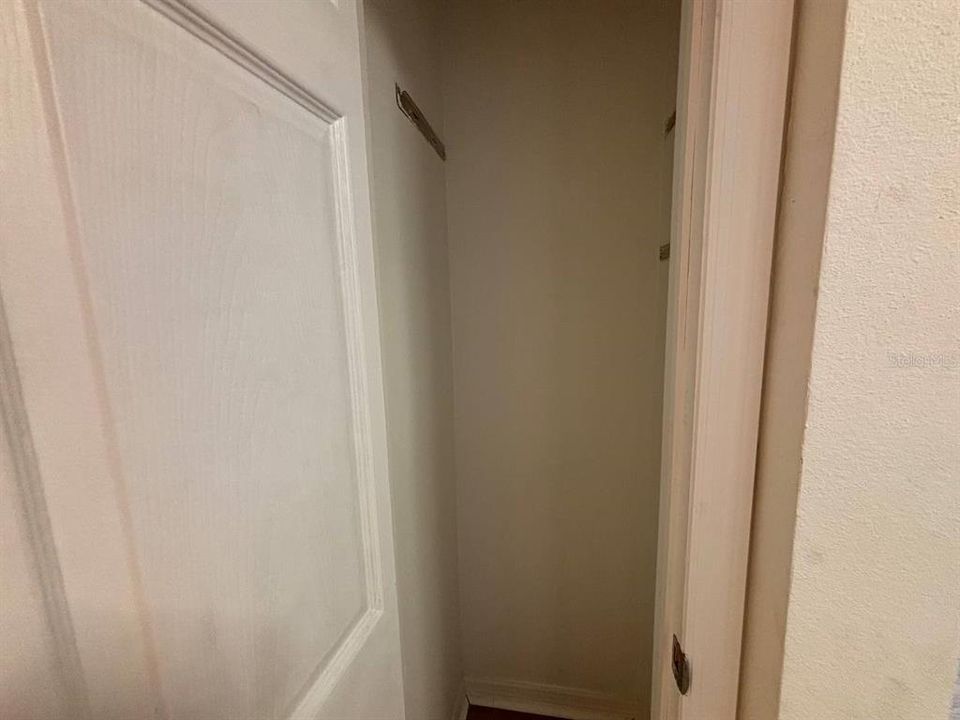 На продажу: $165,000 (1 спален, 1 ванн, 728 Квадратных фут)