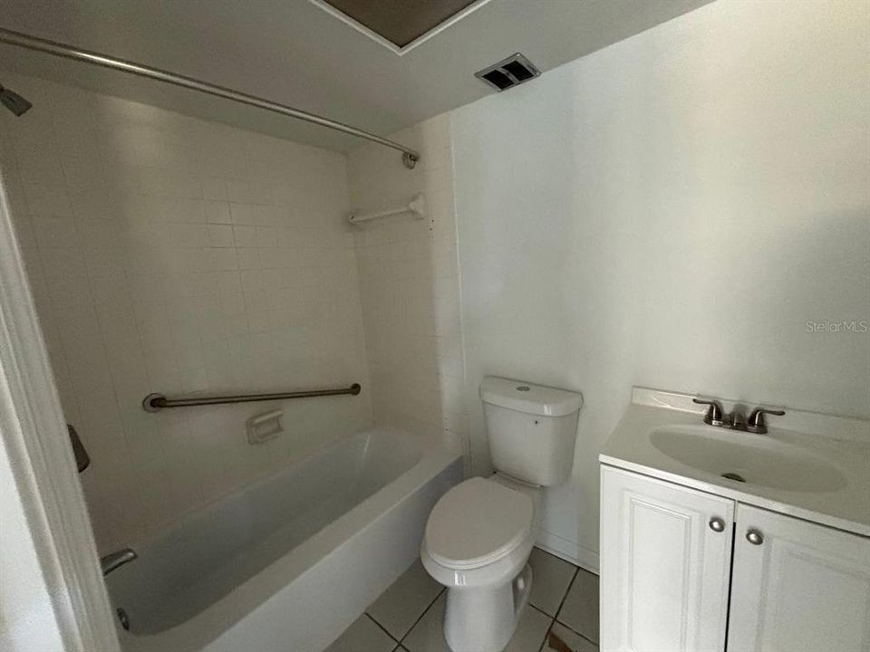 На продажу: $165,000 (1 спален, 1 ванн, 728 Квадратных фут)
